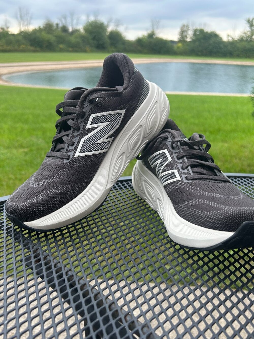 New Balance Fresh Foam X 880 Black Cement W - Size 7.5